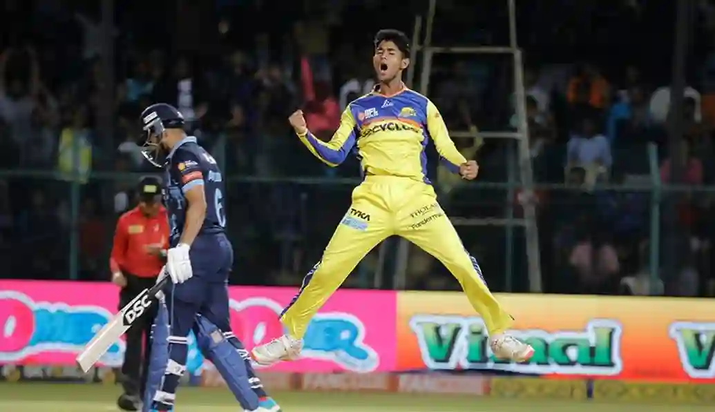 Maharaja T20 2022 | Deshpande’s 50, Goyal’s three-fer floors Blasters
